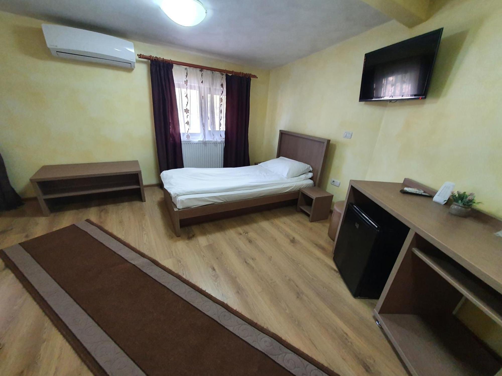 Efm Motel Brezoi Rom bilde